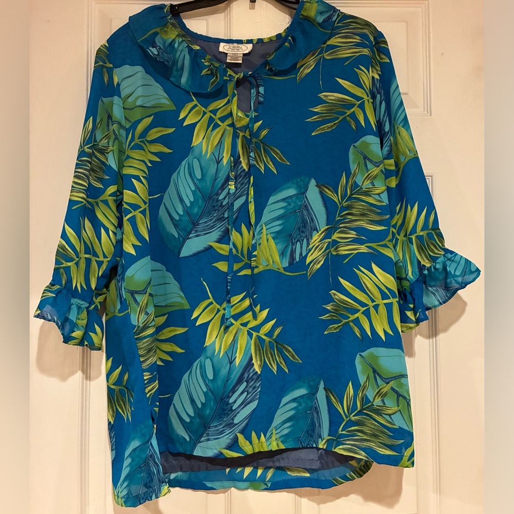 Caran NY Blue and Green Leaf Print Blouse